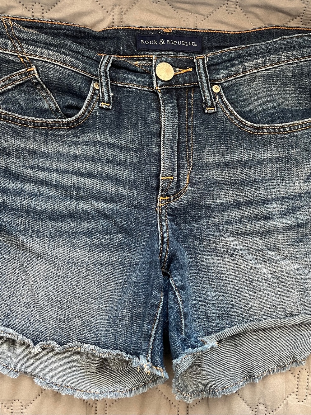 Rock & Republic Hula Denim Shorts Size 6 Mid-Rise R311013